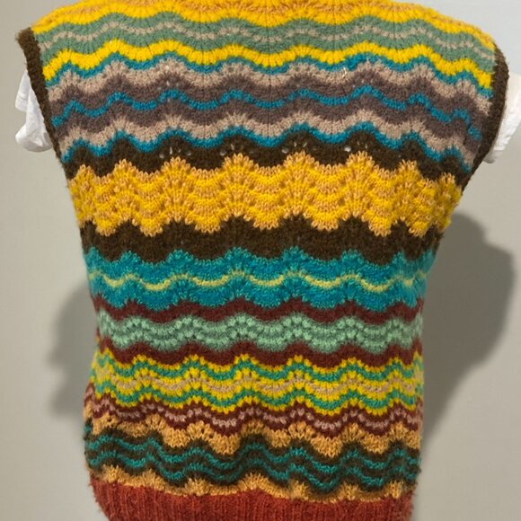 83 (VWC) Vintage. Womens. Handcrafted. Campus Vest. - Picture 4 of 9